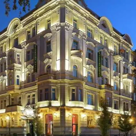 Mamaison Riverside Hotell