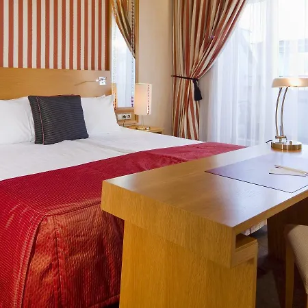 Mamaison Riverside Hotell