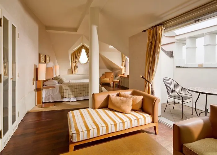 Mamaison Riverside Hotel 5*