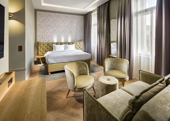 Mamaison Riverside 5*