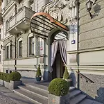 Mamaison Riverside Hotel 5*