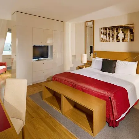 Mamaison Riverside Hotel Praag