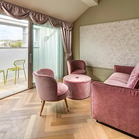 Mamaison Riverside Hotel Praag