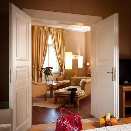 Mamaison Riverside Hotel 5*