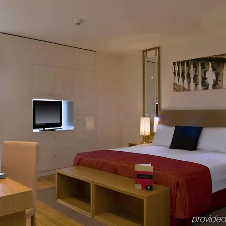 Mamaison Riverside Hotel Praag