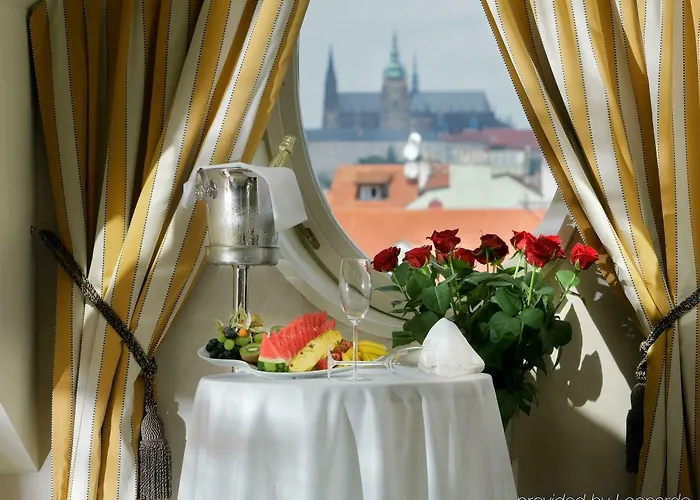 Mamaison Riverside Otel 5*
