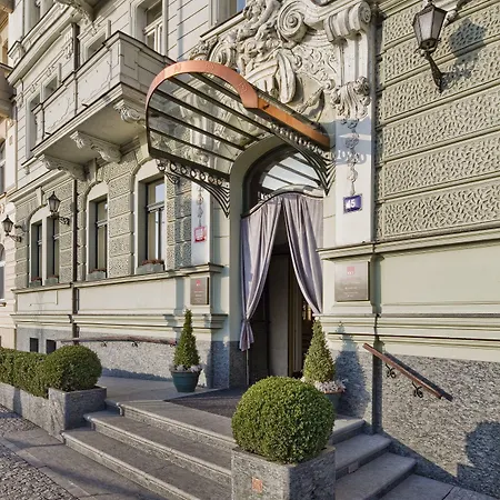 Mamaison Riverside Hotel 5*